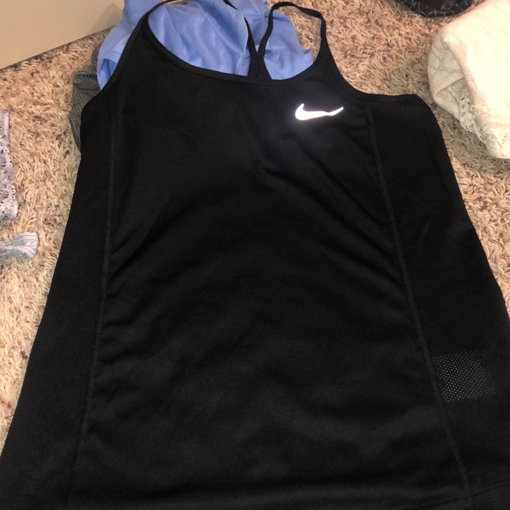 Used Nike shirt in great condition size s